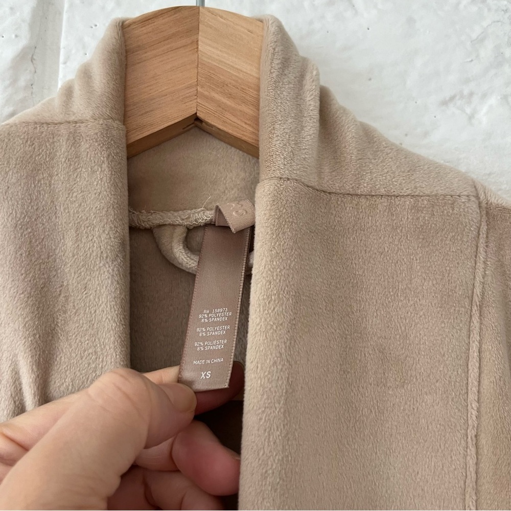 SKIMS Velour Velvet Long Robe in Honey Tan Loungewear Neutral Comfy Cozy - Picture 6 of 9